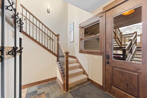 Interior - Mountain Escape with Private Hot Tub + Central to 3 Ski Resorts! (Frisco)