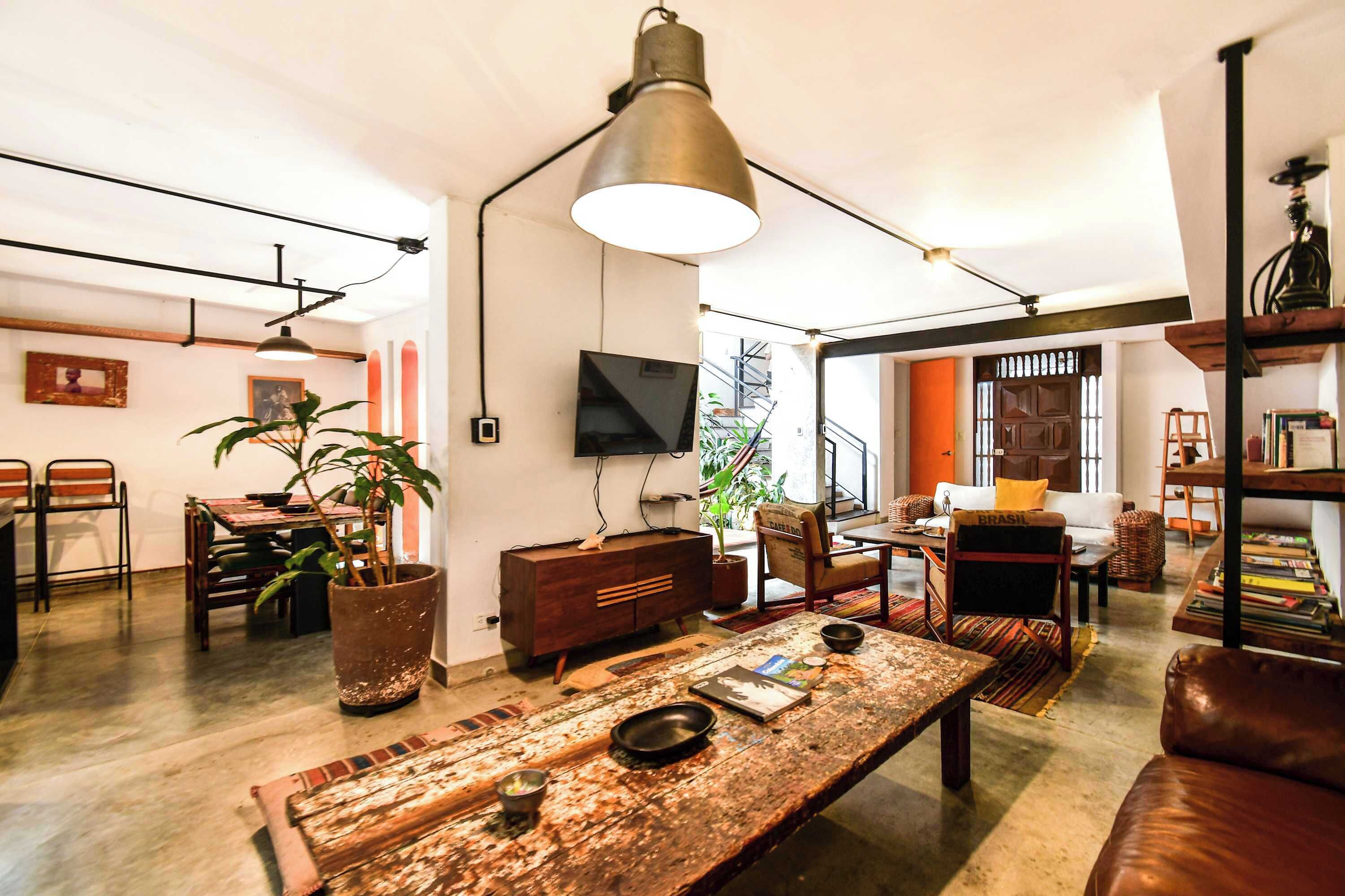 House | 5 bedrooms, Internet