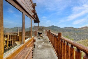 Terrace/patio - 3BR Resort Cabin w/Views! Hot Tub*Games*Comm Pool (Sevierville)