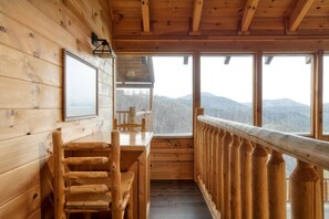 Interior - 3BR Resort Cabin w/Views! Hot Tub*Games*Comm Pool (Sevierville)
