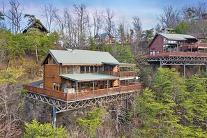 Exterior - 3BR Resort Cabin w/Views! Hot Tub*Games*Comm Pool (Sevierville)