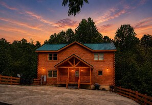 Exterior - 6BR Pool Cabin w/Hot Tub*Theater*Game Room*Privacy (Sevierville)