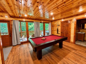 Games room - 6BR Pool Cabin w/Hot Tub*Theater*Game Room*Privacy (Sevierville)