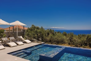 Pool - Deos Villa (Argostoli)