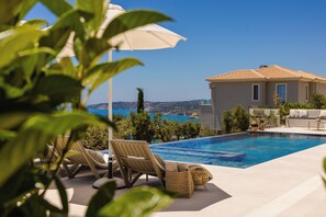 Pool - Deos Villa (Argostoli)