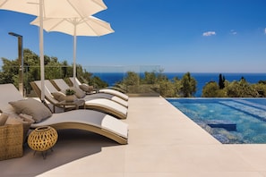 Pool - Deos Villa (Argostoli)
