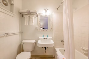 Bathroom - Explore Cadiz Attractions from This Double-Bed Room with Free Parking (Harrison County)