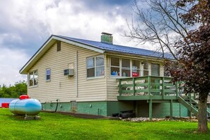 Exterior - 4 Rooms Perfect Retreat for Outdoor Trips—Trails, Forest Activities, Golf Nearby (Harrison County)