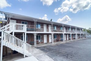 Exterior - King Room Getaway Near Dining, Shops, and Golf Course | Free Parking (Claiborne County)