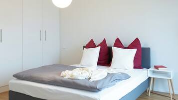 Bügeleisen/Bügelbrett, Internetzugang, Bettwäsche