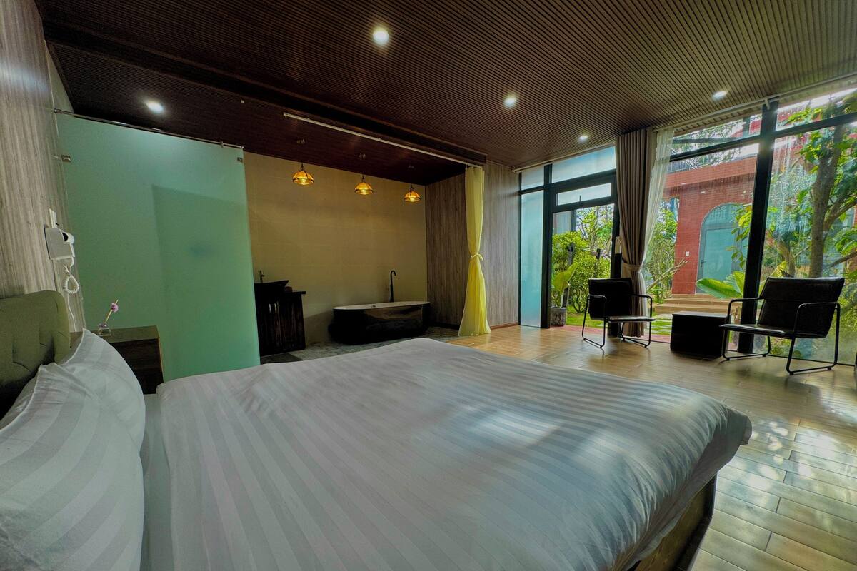 Doppia Superior, vista giardino | Biancheria da letto di alta qualità, materassi a doppio strato, minibar