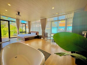 Doppia Deluxe, vista giardino | Bagno | Vasca, vasca da bagno a immersione totale, set di cortesia gratuito