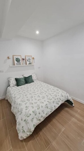 Desk, free WiFi - Pensión La Vega (Oviedo)