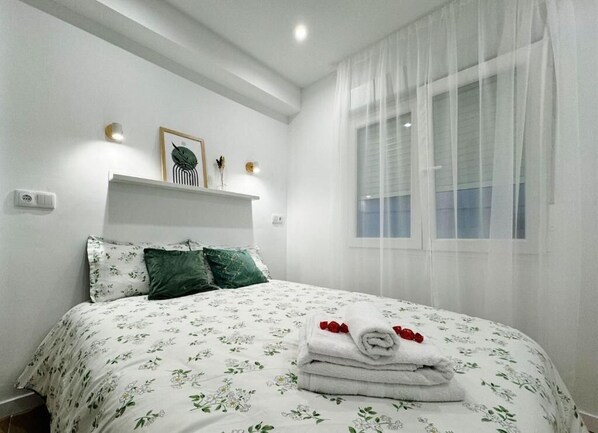 Desk, free WiFi - Pensión La Vega (Oviedo)