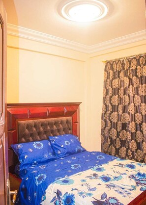Iron/ironing board, bed sheets - Secure apartment in the heart of yaounde 10m from the tarmac (Yaoundé)