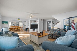 Smart TV, books - Casablanca - Oceanfront Escape, Huge Deck, Walk to Kure Beach Pier (Kure Beach)