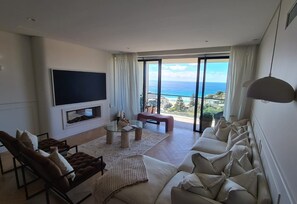Living area - BEACH, COZY, PERSONAL (Tamarama)