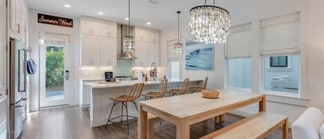 Mikrowelle, Ofen, Herdplatte, Geschirrspüler