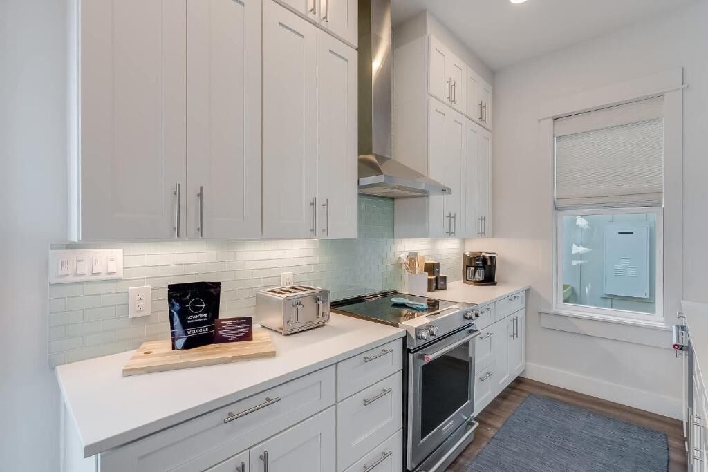 Micro-ondes, four, plaque de cuisson, lave-vaisselle