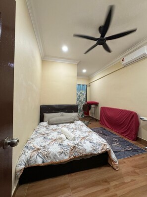 4 bedrooms, iron/ironing board, internet