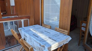 Outdoor dining - Apartment in Les Hameaux du Lay, close to the cable cars! (Les Contamines-Montjoie)