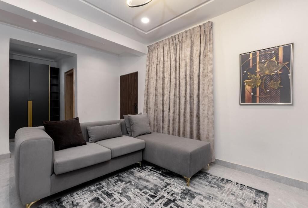 Superior Suite, Balcony, City View | Living area