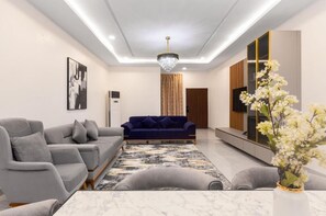 Presidential Suite, Balcony | Living area - Adhan Apartments (Abuja)