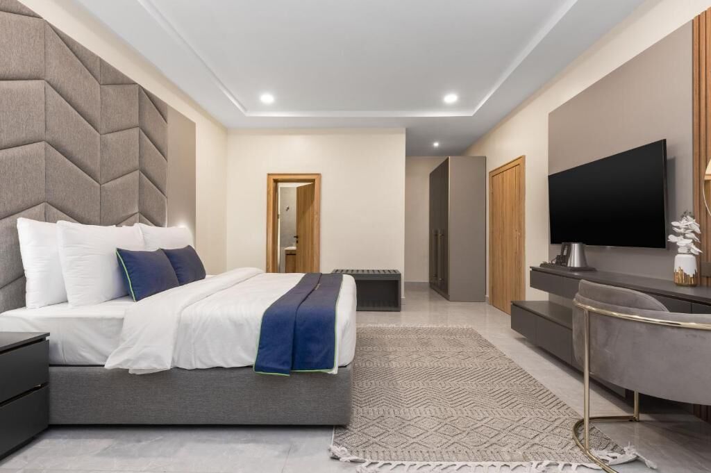 Standard Studio, Balcony, Courtyard View