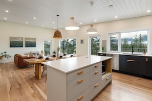Interior - Modern Chalet with Stunning Mountain Views just 30 min from Whistler (Pemberton)