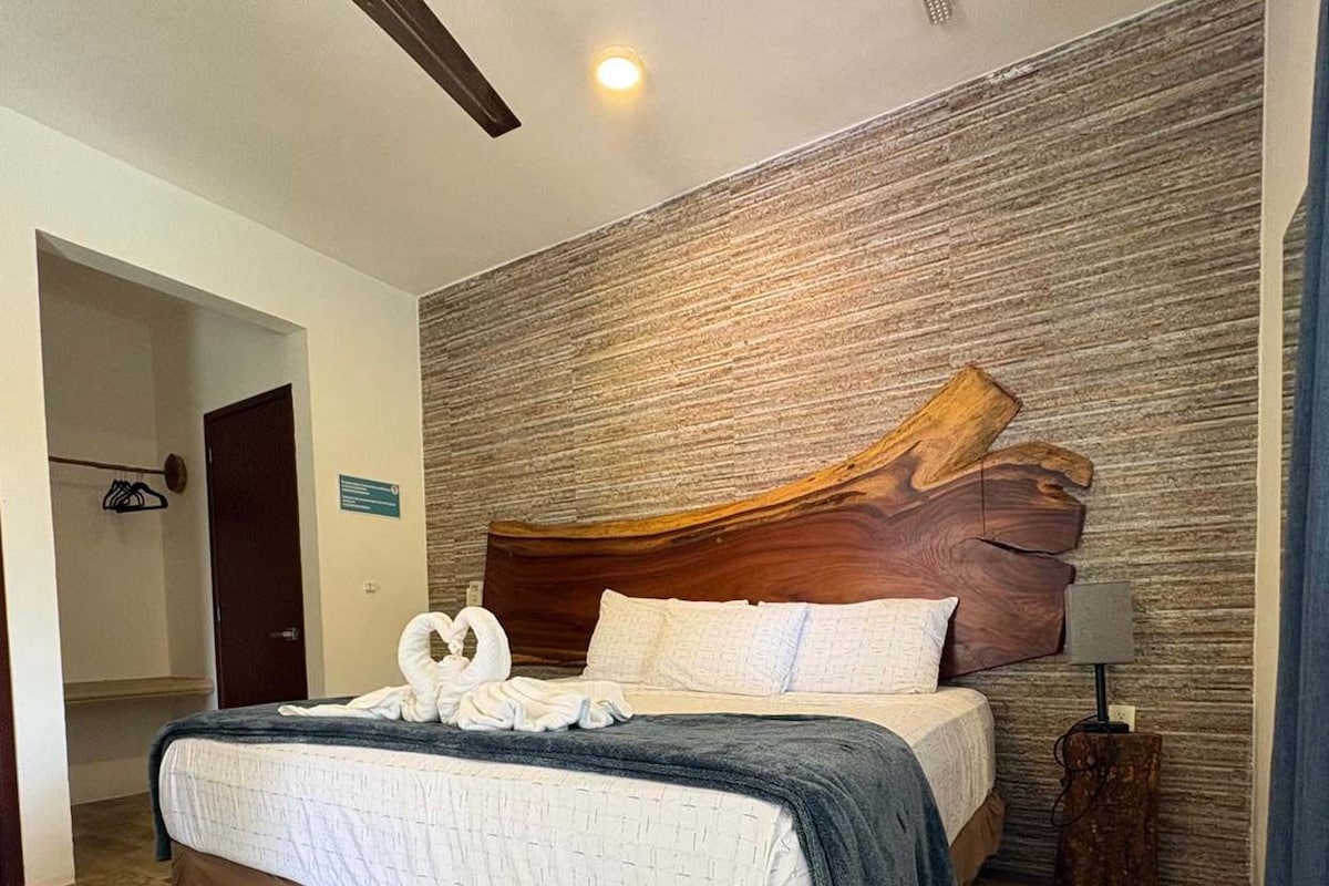 In-room safe, desk, laptop workspace, free WiFi