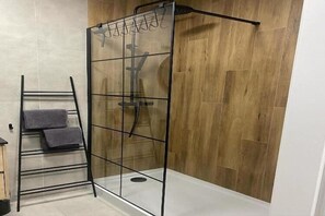 Shower, hair dryer - Comfortable apartment, SPA zone, Dziwnow (Dziwnów)