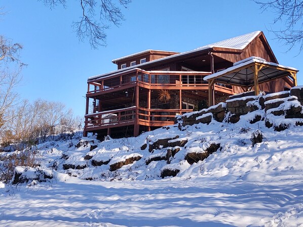 Exterior - Cozy 2-bedroom in Red River Gorge area,Hot Tub, Pilots Knob Hiking Trail 2 mile (CLAY CITY)