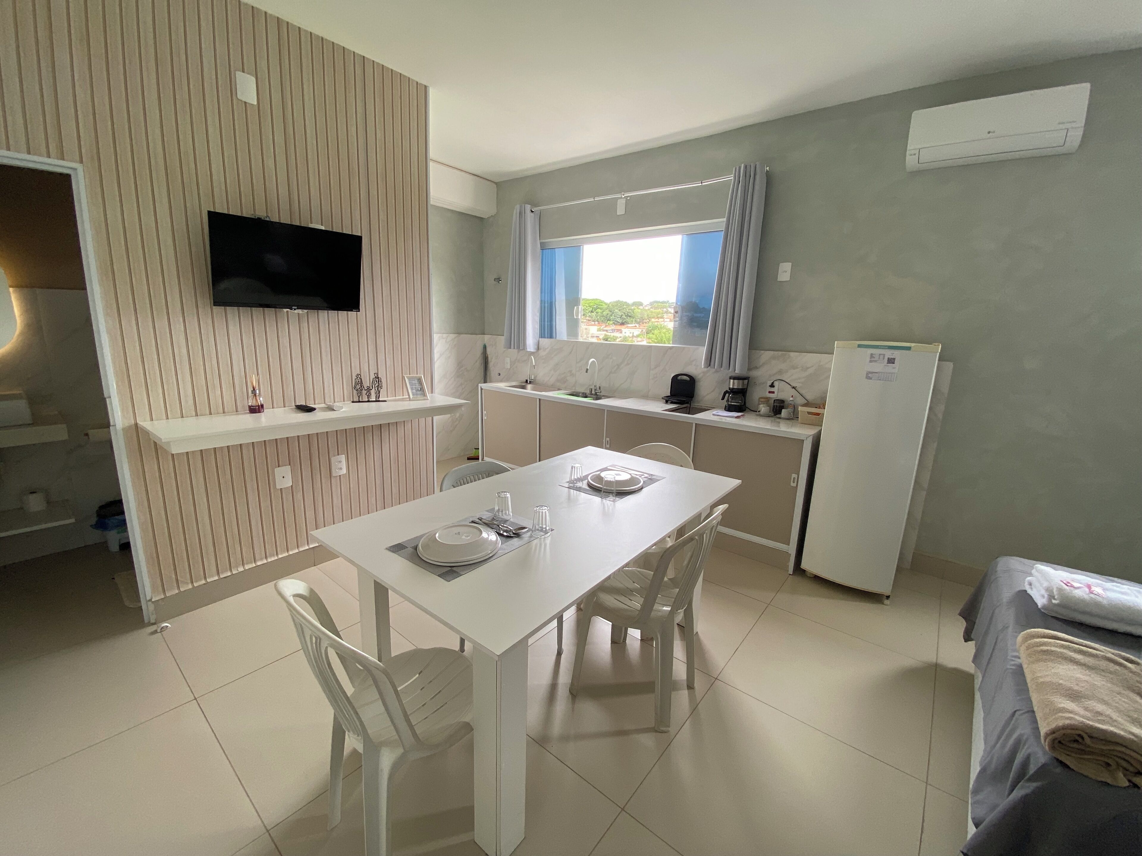 Standard Suite, Multiple Beds, Air conditioning | Private kitchen