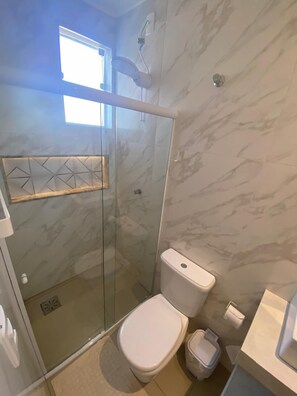 Standard Double Room, Mountain View | Bathroom - Hotel Araujo's Suítes (Passos)