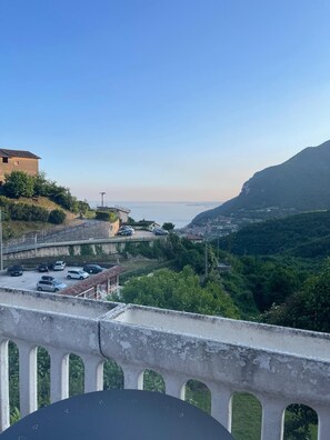 Property grounds - Cozy vacation bungalow Tignale/Gardola - with a view of Lake Garda (Gardola)