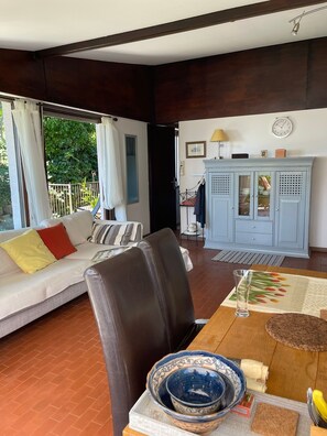 Interior - Cozy vacation bungalow Tignale/Gardola - with a view of Lake Garda (Gardola)