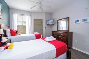 熨斗/熨衣板、旅行婴儿床、WiFi、床单