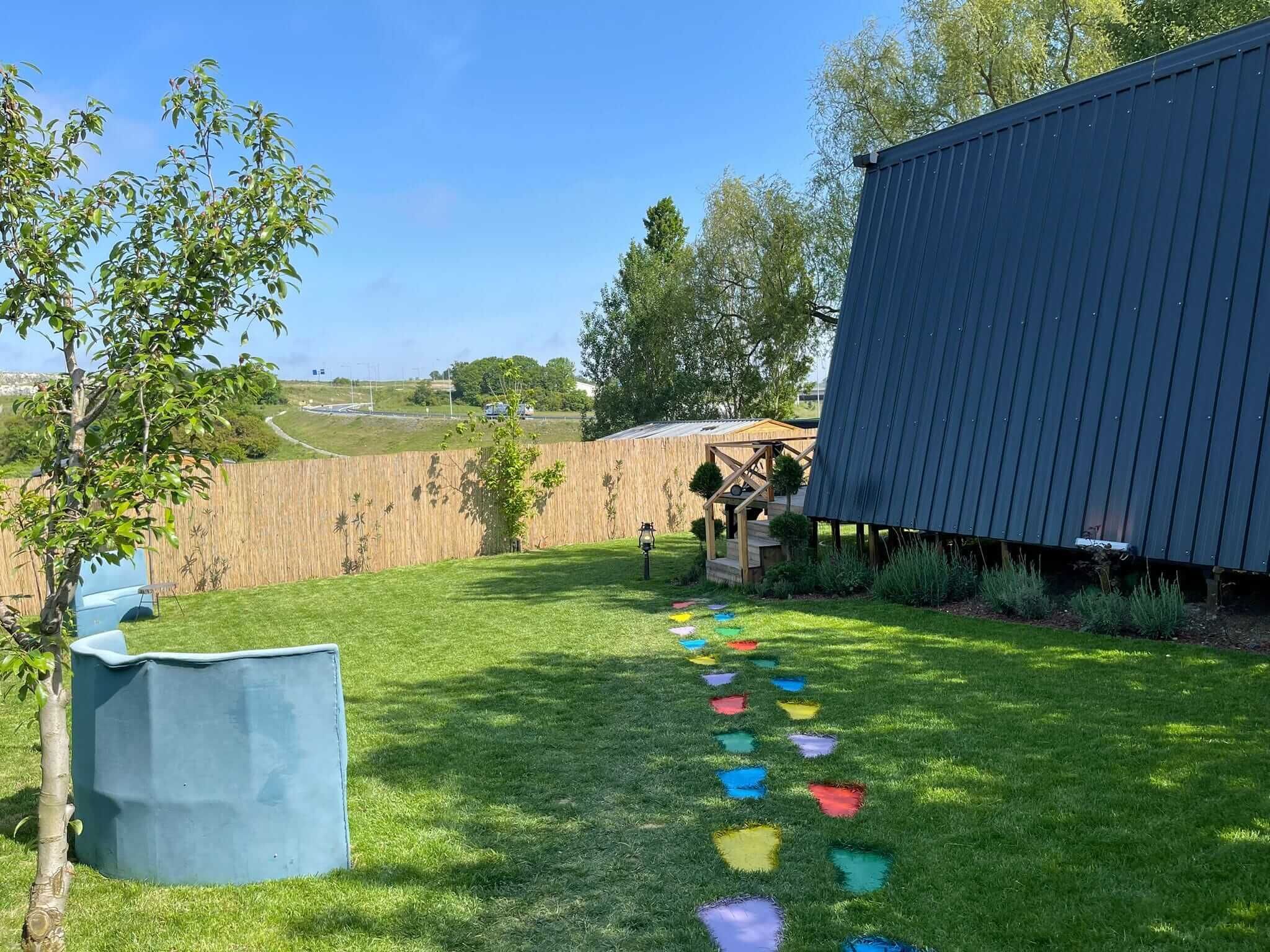 Classic Bungalow, Garden View