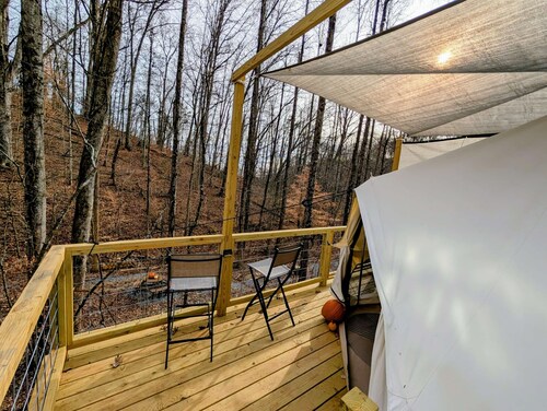 Rustic Luxury Glamping in Bulls Gap, Tennessee