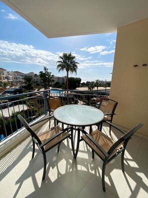 Outdoor dining - STAY Vera's Apartment (Paphos)