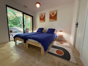 Free WiFi, bed sheets - House in the Landes, in a quiet forest close to the ocean. (Vielle-Saint-Girons)