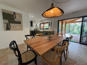 Dining - House in the Landes, in a quiet forest close to the ocean. (Vielle-Saint-Girons)