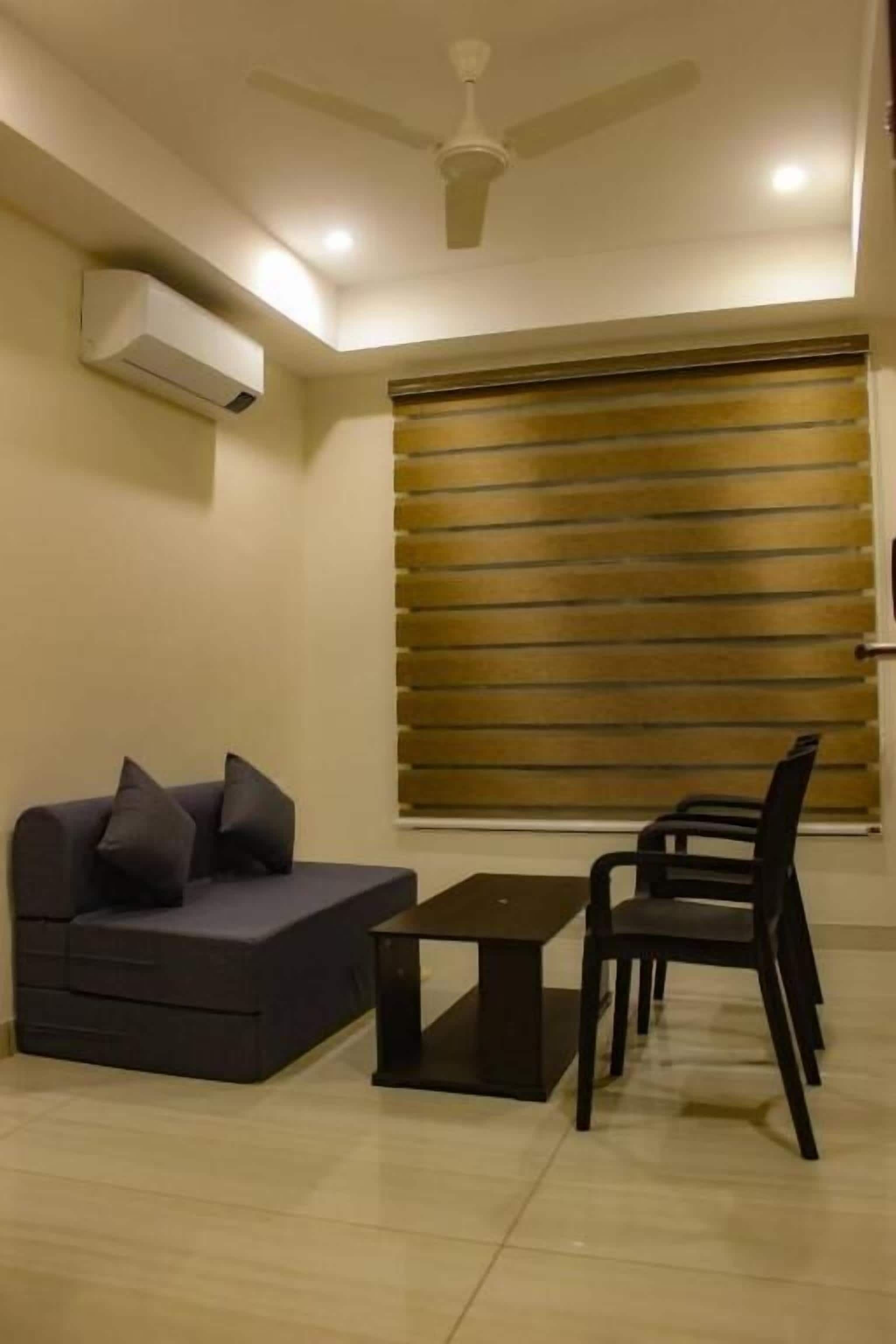 ห้องดีลักซ์ดับเบิลหรือทวิน | โต๊ะทำงาน, เตารีด/โต๊ะรีดผ้า, Wi-Fi ฟรี