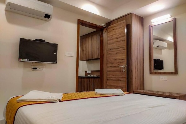 Suite Premium, 1 cama matrimonial | Escritorio, tabla de planchar con plancha y wifi gratis