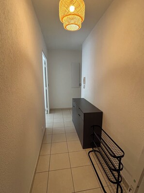 Interior - Menton 3-room apartment 10 kms from Monaco fully renovated and equipped (Menton)