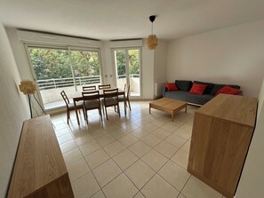 Smart TV - Menton 3-room apartment 10 kms from Monaco fully renovated and equipped (Menton)