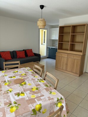 Dining - Menton 3-room apartment 10 kms from Monaco fully renovated and equipped (Menton)