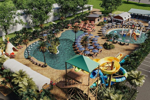 Una piscina al aire libre