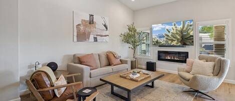 Televisie en een open haard