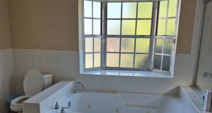 Pleasant 3-bedroom 2 bath house with AC in charming Okeechobee Florida